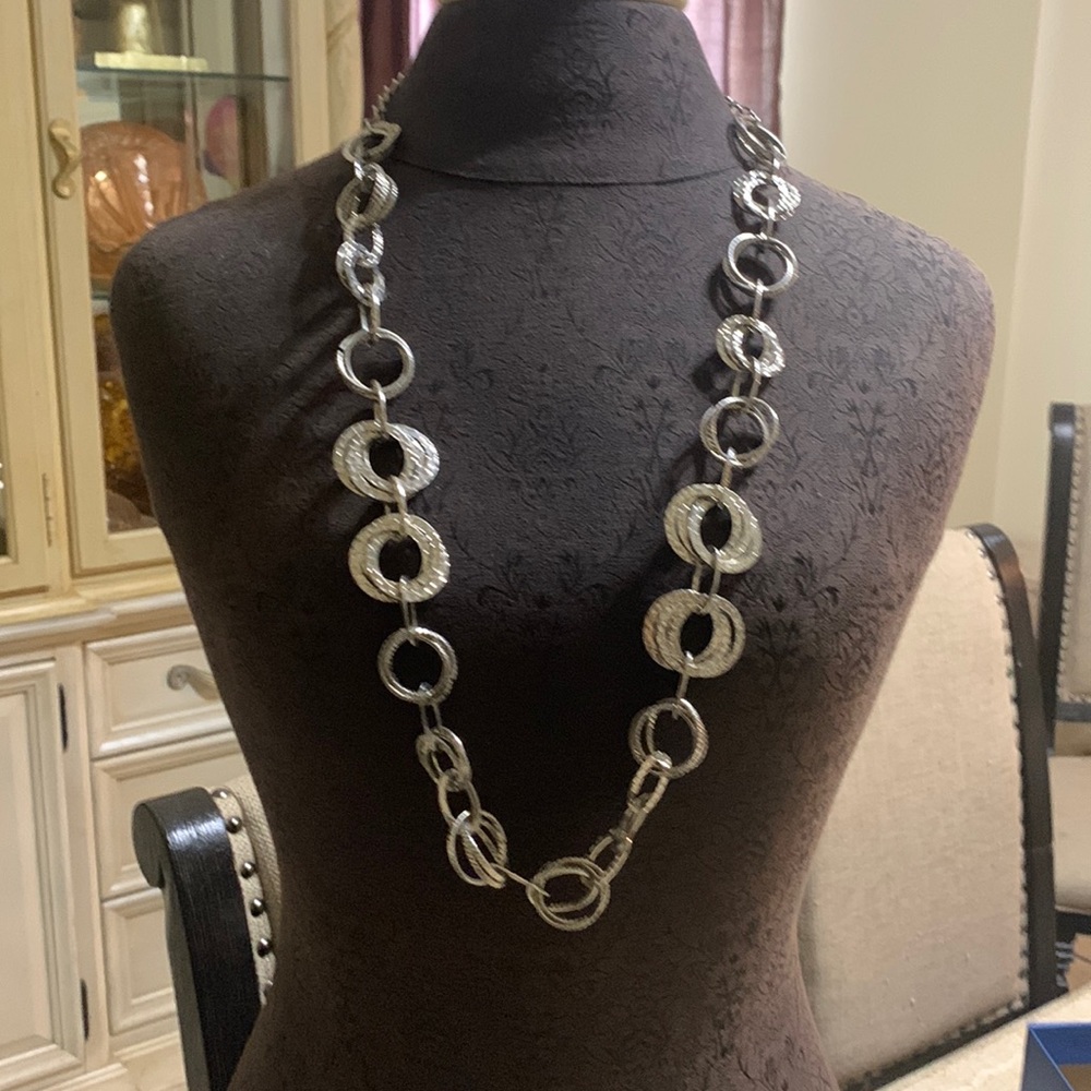 Silver necklace in great condition from Express